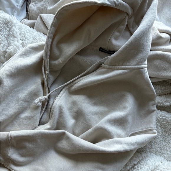 Brandy Melville Christy sweater - Picture 5 of 5